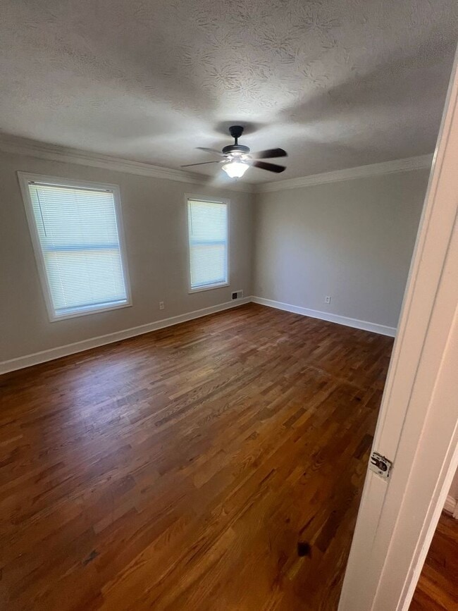 Building Photo - 535-537 Haygood Court