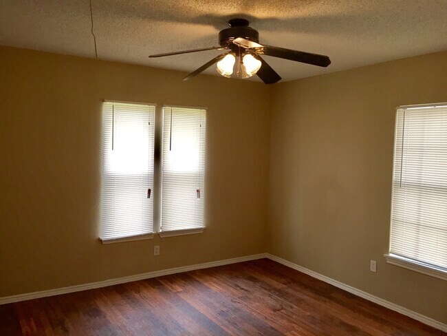 Building Photo - 7717 Corina Dr