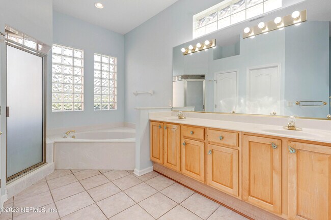 Building Photo - 429 Sea Spray Ln