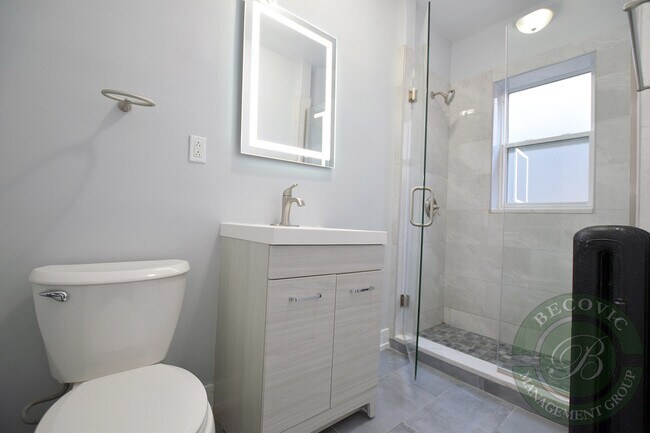 Building Photo - 6110 N Winthrop Ave