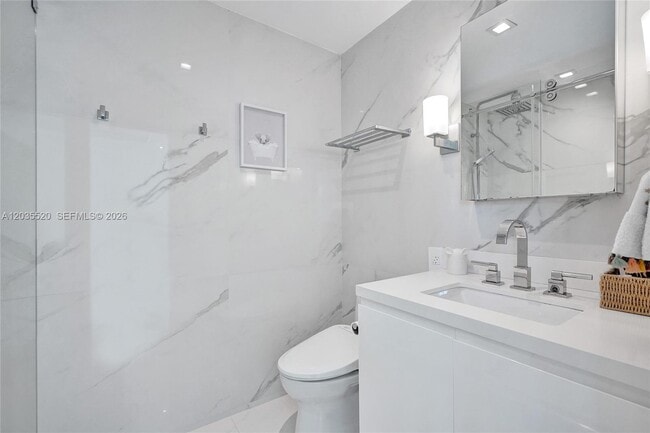 Building Photo - 800 Claughton Island Dr
