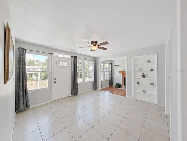 Building Photo - 878 Rustic Oaks Dr