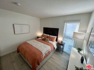 Building Photo - 32 28th Pl