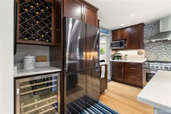 Building Photo - Gorgeous 5 Bedroom Home with Bayview - Bir...