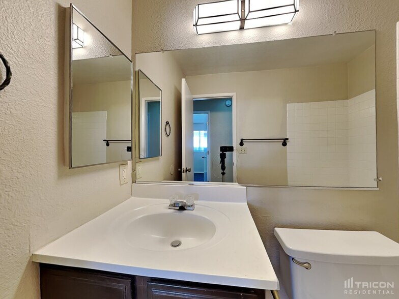Building Photo - 1582 Woodhaven Ln