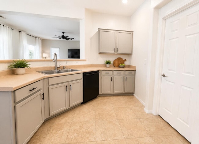 Building Photo - 41342 W Capistrano Dr