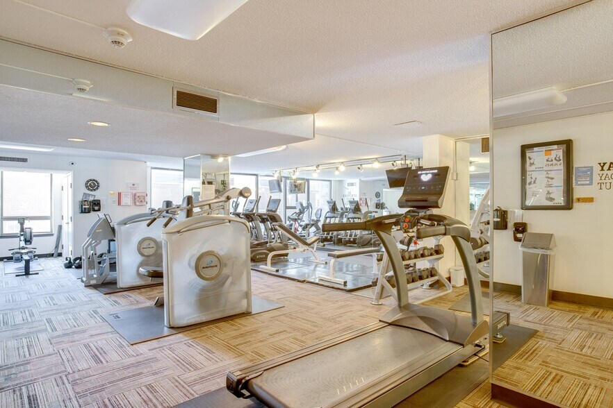 Building Photo - 1020 15th St