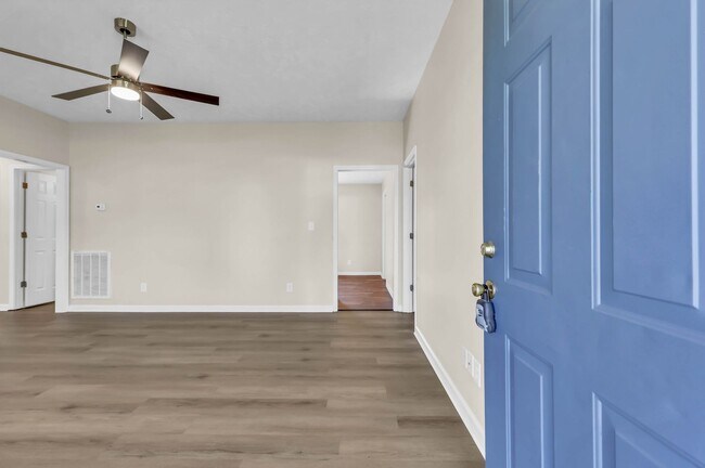 Building Photo - 1006 Bobcat Dr