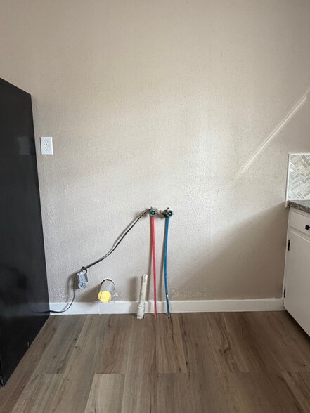 Building Photo - 304 W Main St