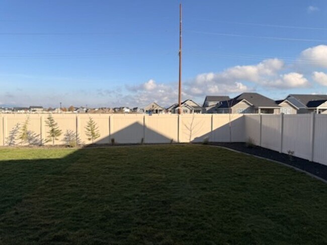 Building Photo - Beautiful Home new construction