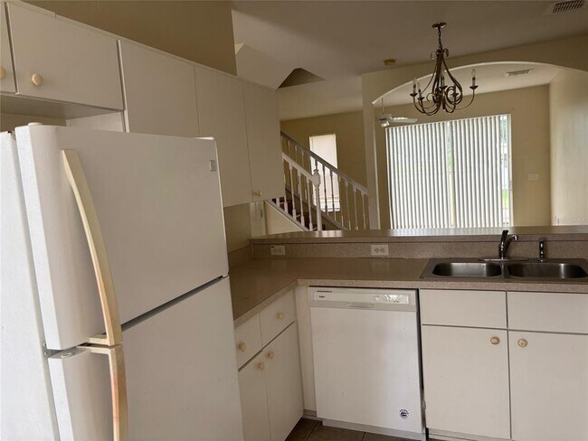 Building Photo - 1158 S Beach Cir