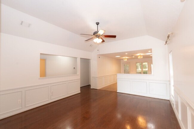 Building Photo - Charming 3-Bedroom, 2-Bath Home with Vault...