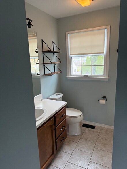 Building Photo - 125 Fieldstone Dr