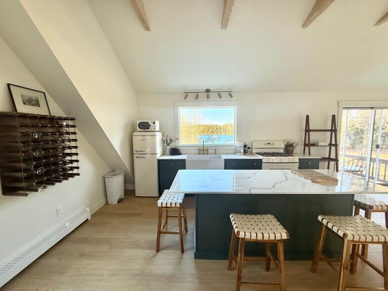 Building Photo - 243 Basin Point Rd