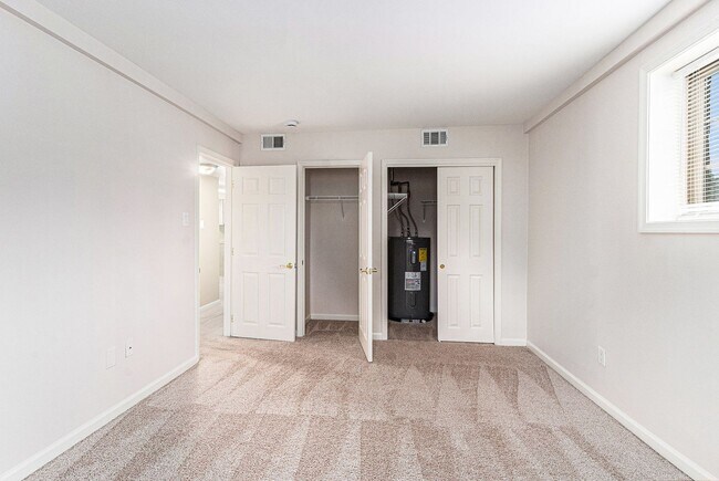 Building Photo - Almont Terrace Apartments