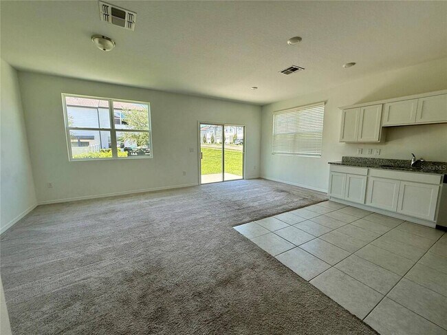 Building Photo - 476 Madison Dr