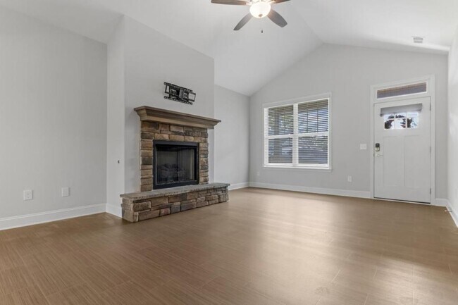 Building Photo - 2319 Davenport Ct