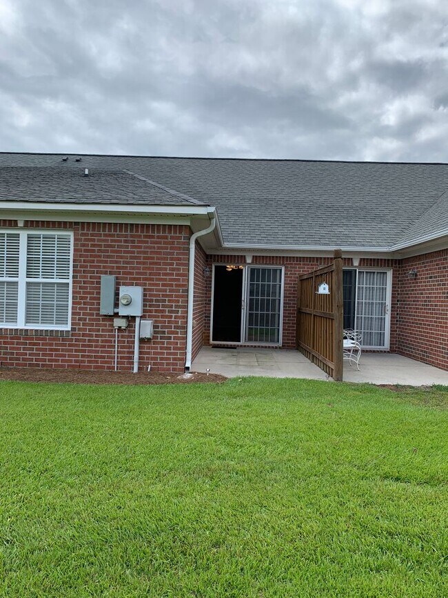 Building Photo - 1032 Bridgeport Way