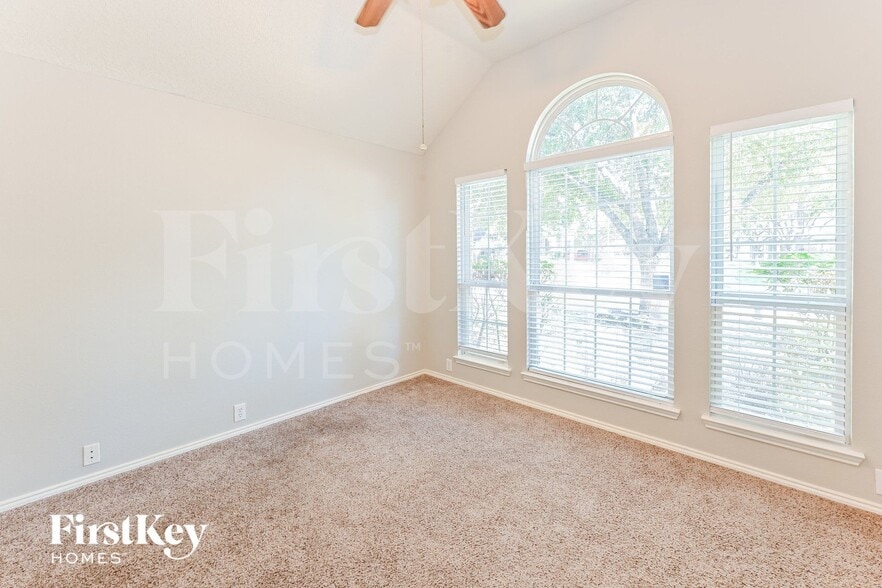 Building Photo - 3302 Thorpeshire Ct