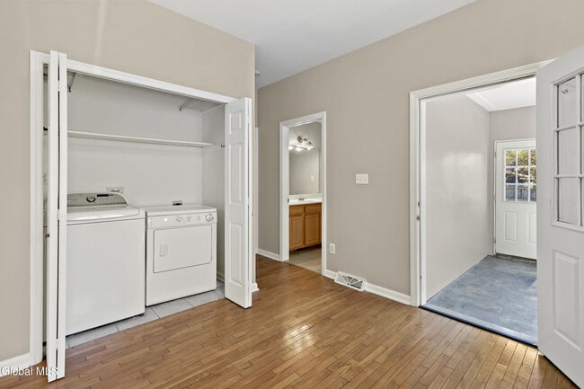 Building Photo - 75 Edgecomb St