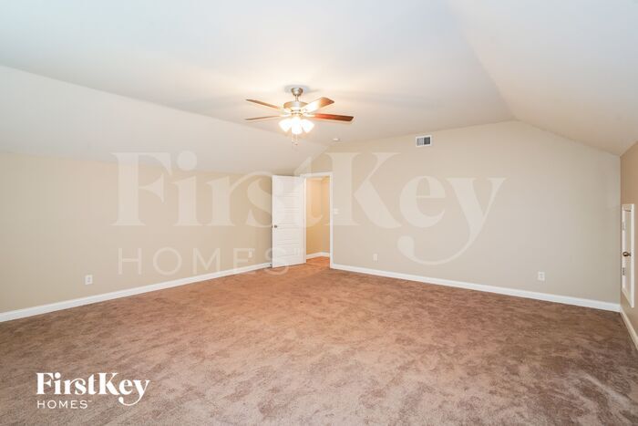 Building Photo - 1046 Whitney Dr