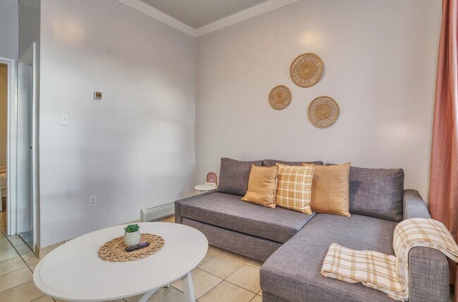 Building Photo - 208 48th St