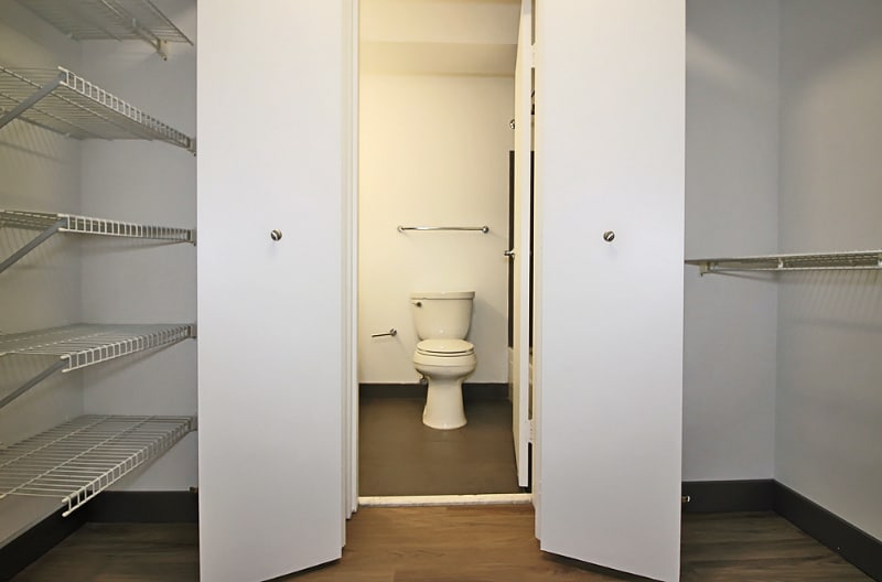 Building Photo - 439 E Ontario St