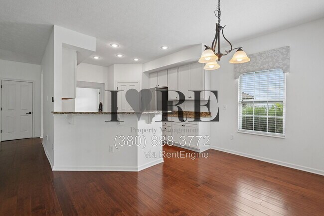 Building Photo - 600 Redwood Ln