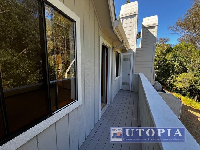Building Photo - Charming Santa Cruz Townhouse: 3 Beds, 2.5 Baths with Private Patio, Spacious Layout, and Prime L...