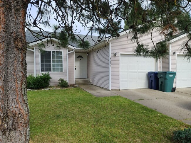 Building Photo - 4188 N Player Dr