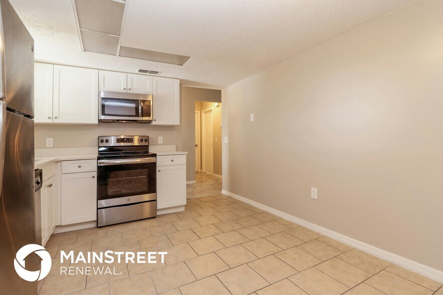 Building Photo - 2133 Lema Dr