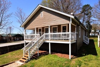 Building Photo - 1032 Cornell St