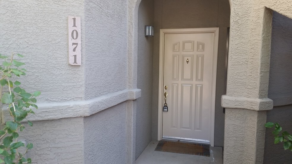 Front - 15050 N Thompson Peak Pkwy