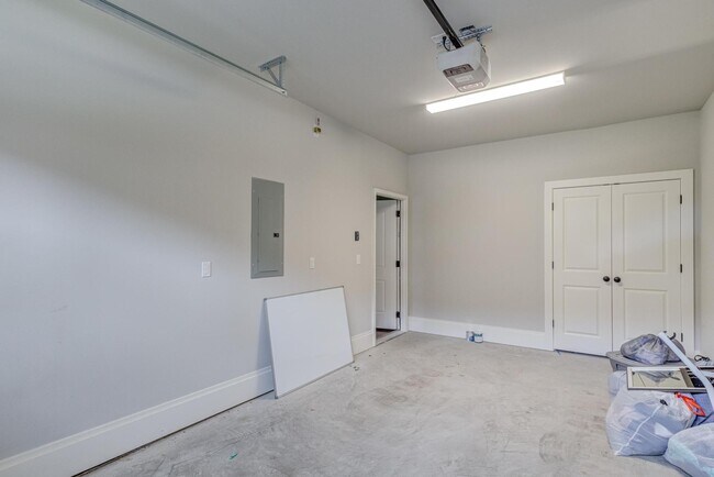 Building Photo - 208 Asher Springs Cir