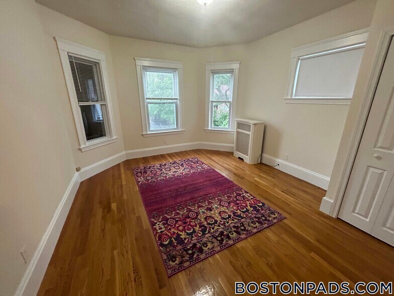 Building Photo - 186 Powder House Blvd