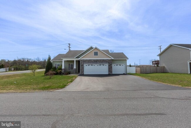 Building Photo - 438 Ives St