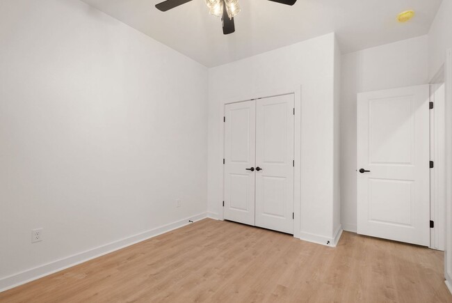 Building Photo - 8700 Cantera Dr