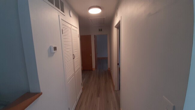 Building Photo - 386 Worden St