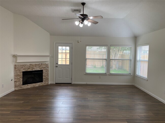 Building Photo - 21615 Rose Mill Dr