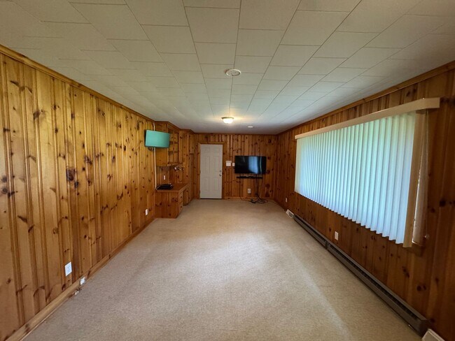 Building Photo - 1227 Dogwood Ln