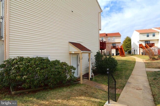 Building Photo - 157 Azalea Ct