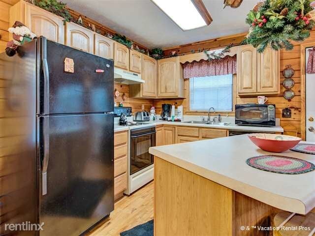 Building Photo - 1623 Raccoon Den Way