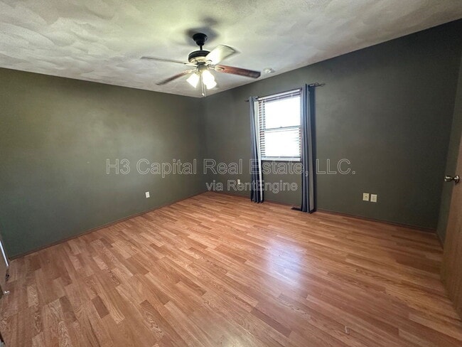 Building Photo - 520 Whip Poor Will