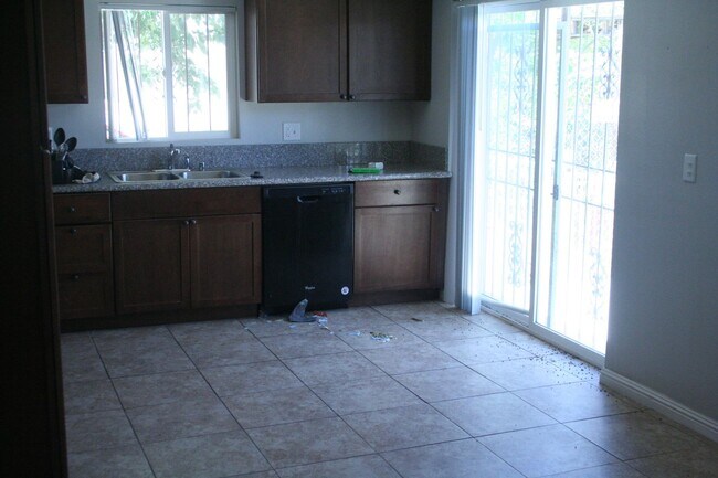 Building Photo - 4943 E Lana Dr