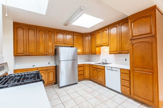 Building Photo - 219 St Charles Ave