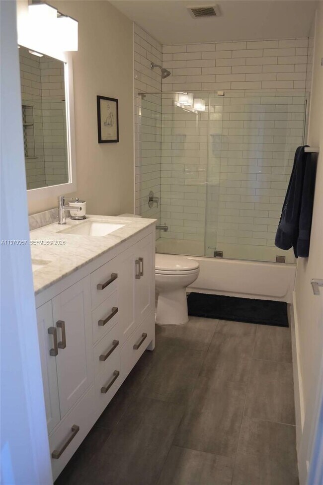 Building Photo - 4708 SW 67th Ave