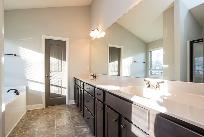 Building Photo - 333 Castle Top Ln SE