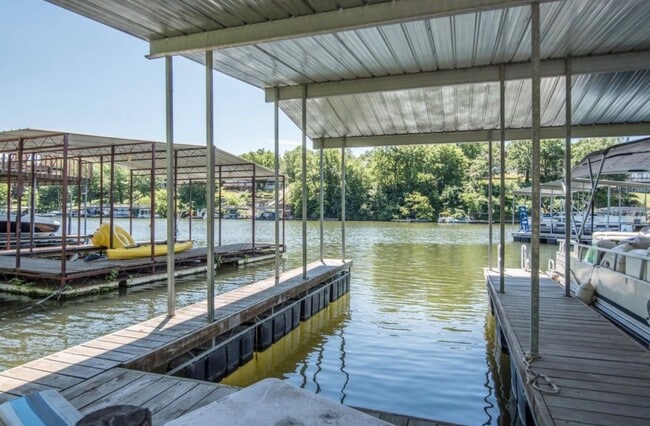 Building Photo - Lotawana Lakehouse