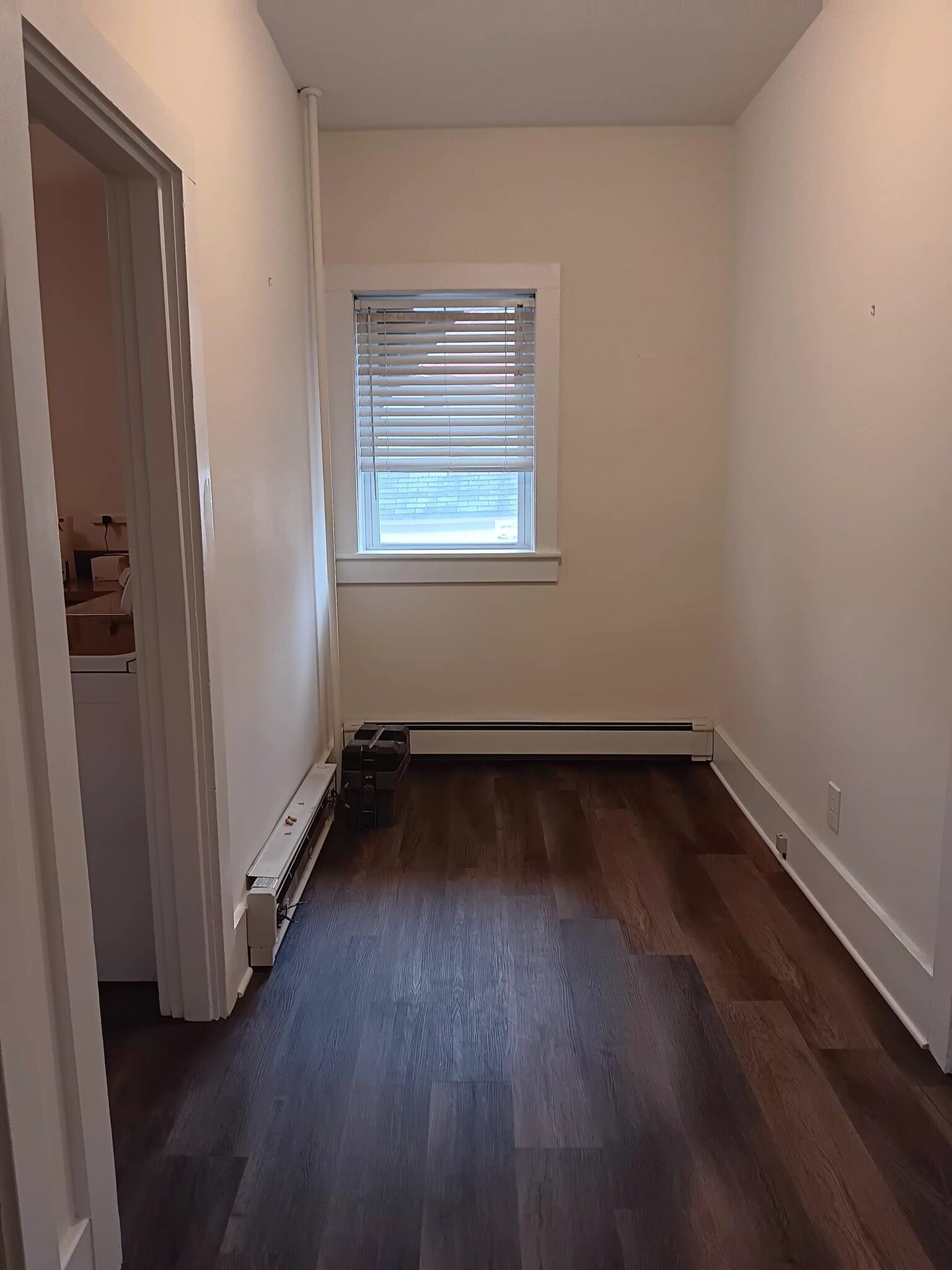 Building Photo - 9 Main St