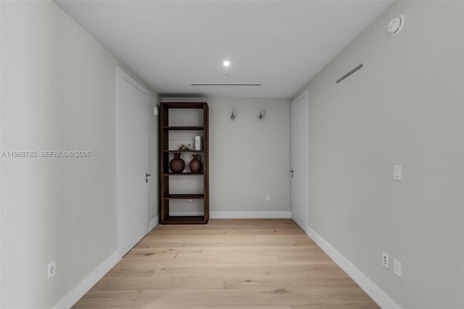 Building Photo - 300 Biscayne Blvd Way